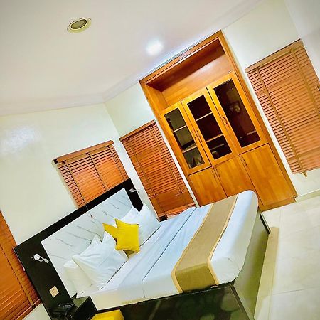 Posh Hotel And Suites Ikeja Luaran gambar