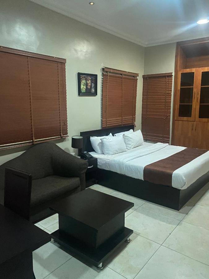 Posh Hotel And Suites Ikeja Luaran gambar