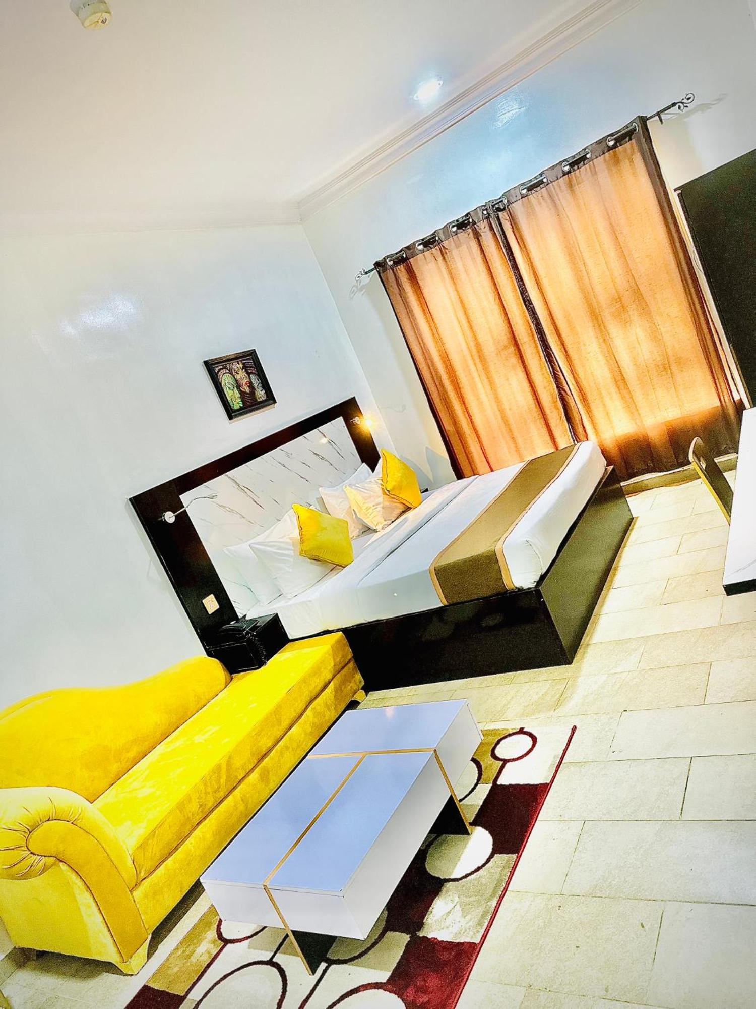 Posh Hotel And Suites Ikeja Luaran gambar