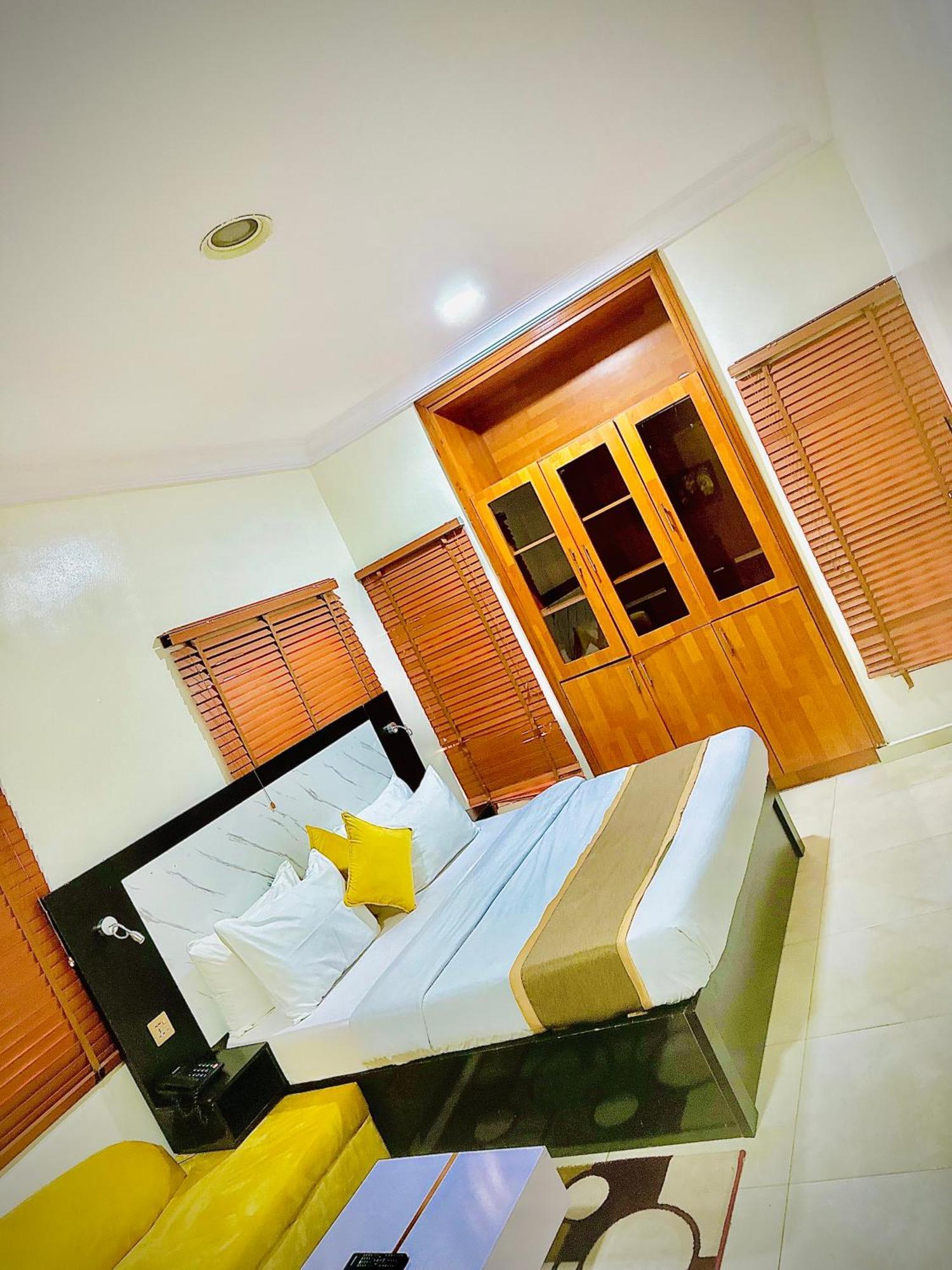 Posh Hotel And Suites Ikeja Luaran gambar