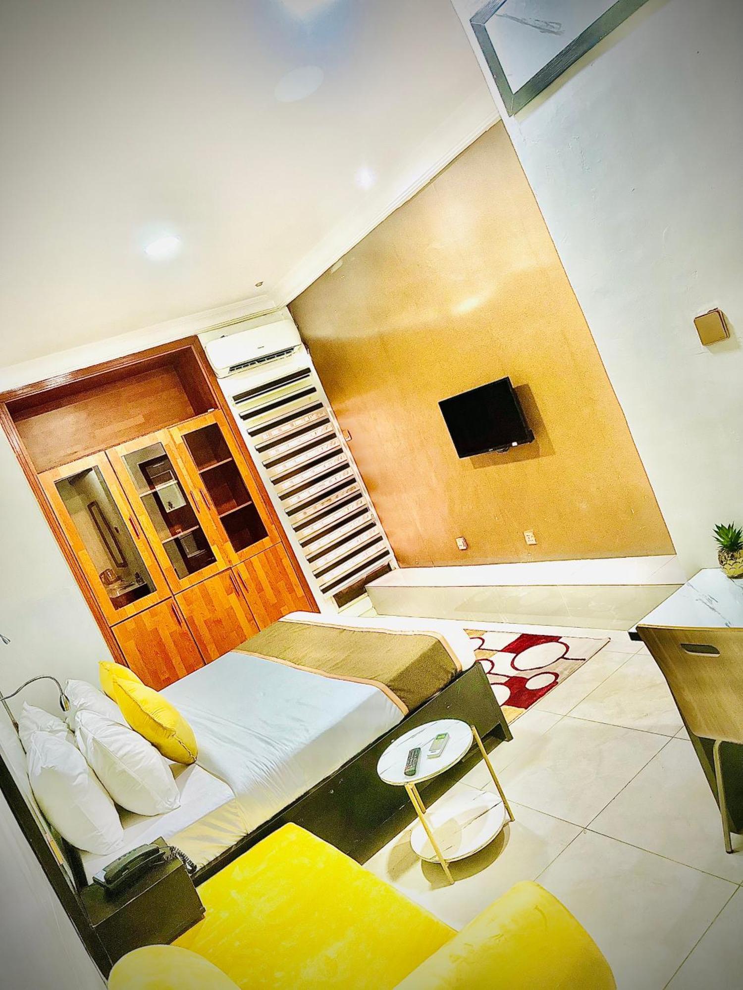 Posh Hotel And Suites Ikeja Luaran gambar