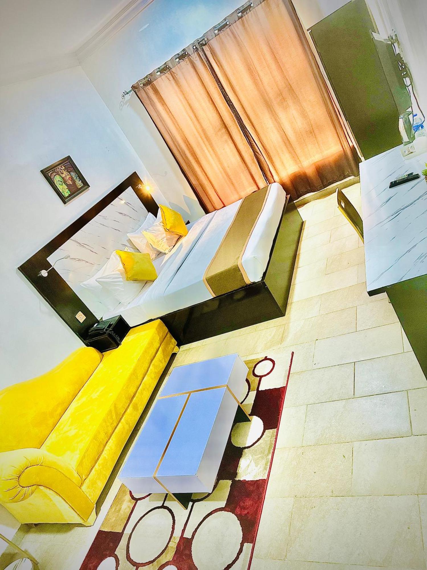 Posh Hotel And Suites Ikeja Luaran gambar