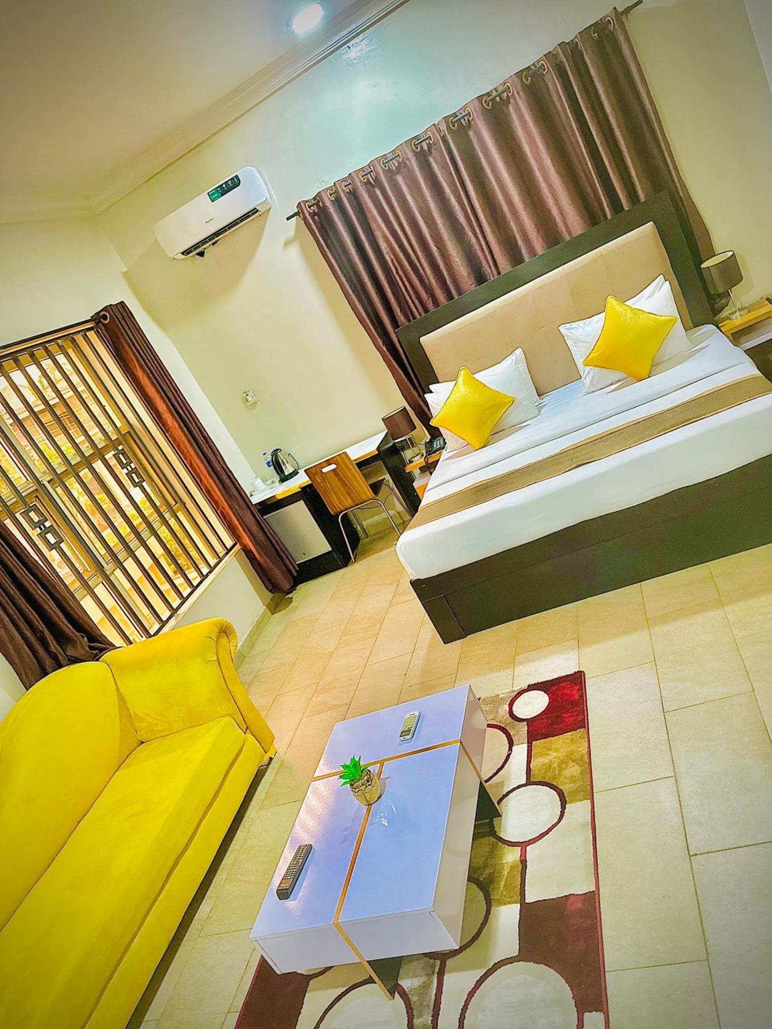 Posh Hotel And Suites Ikeja Luaran gambar