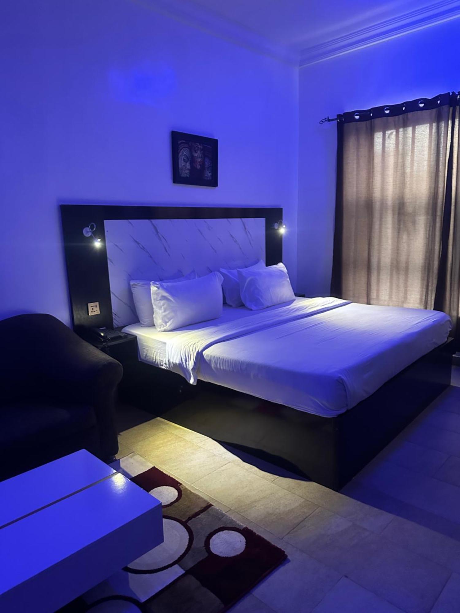 Posh Hotel And Suites Ikeja Luaran gambar