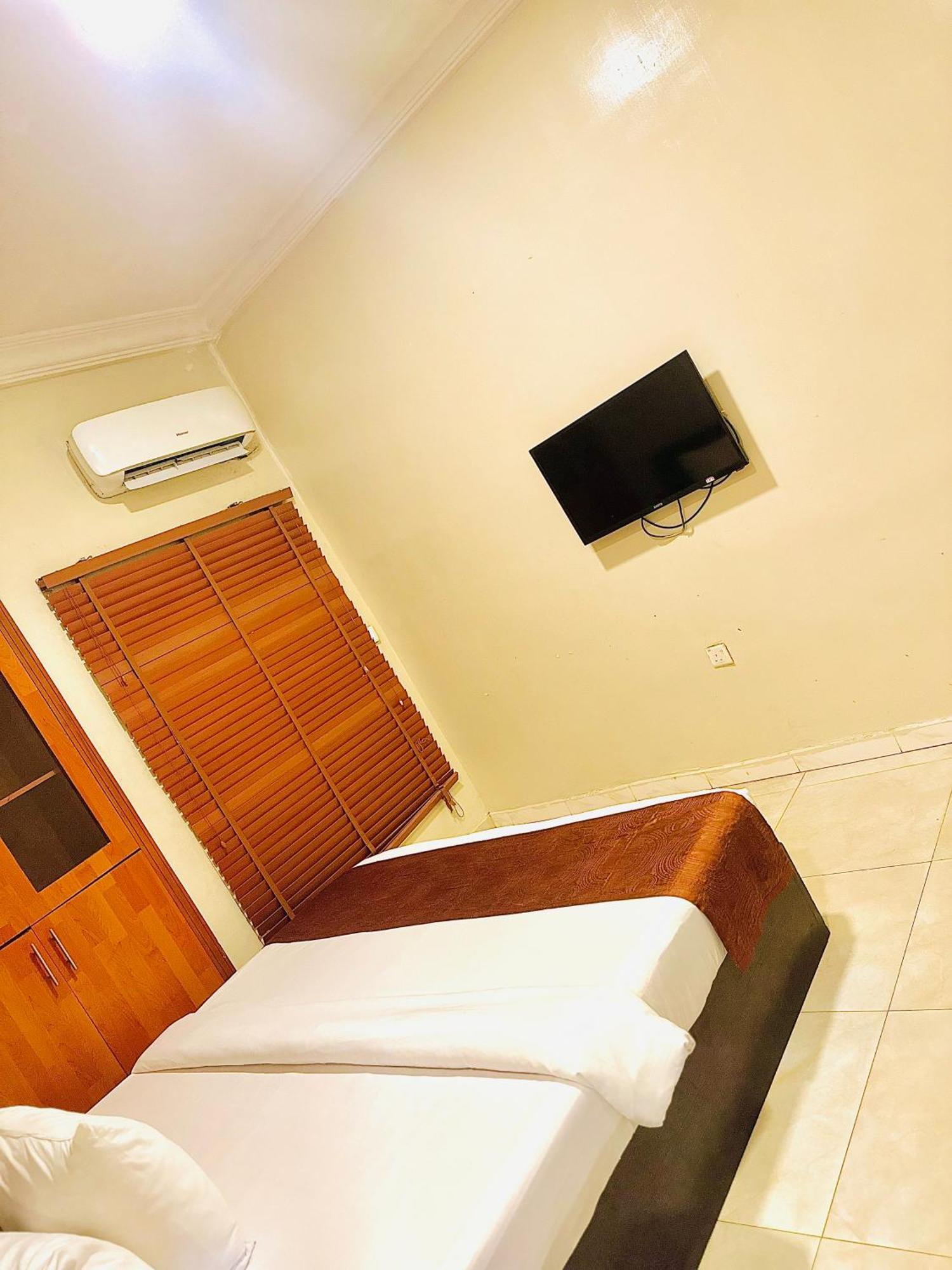 Posh Hotel And Suites Ikeja Luaran gambar