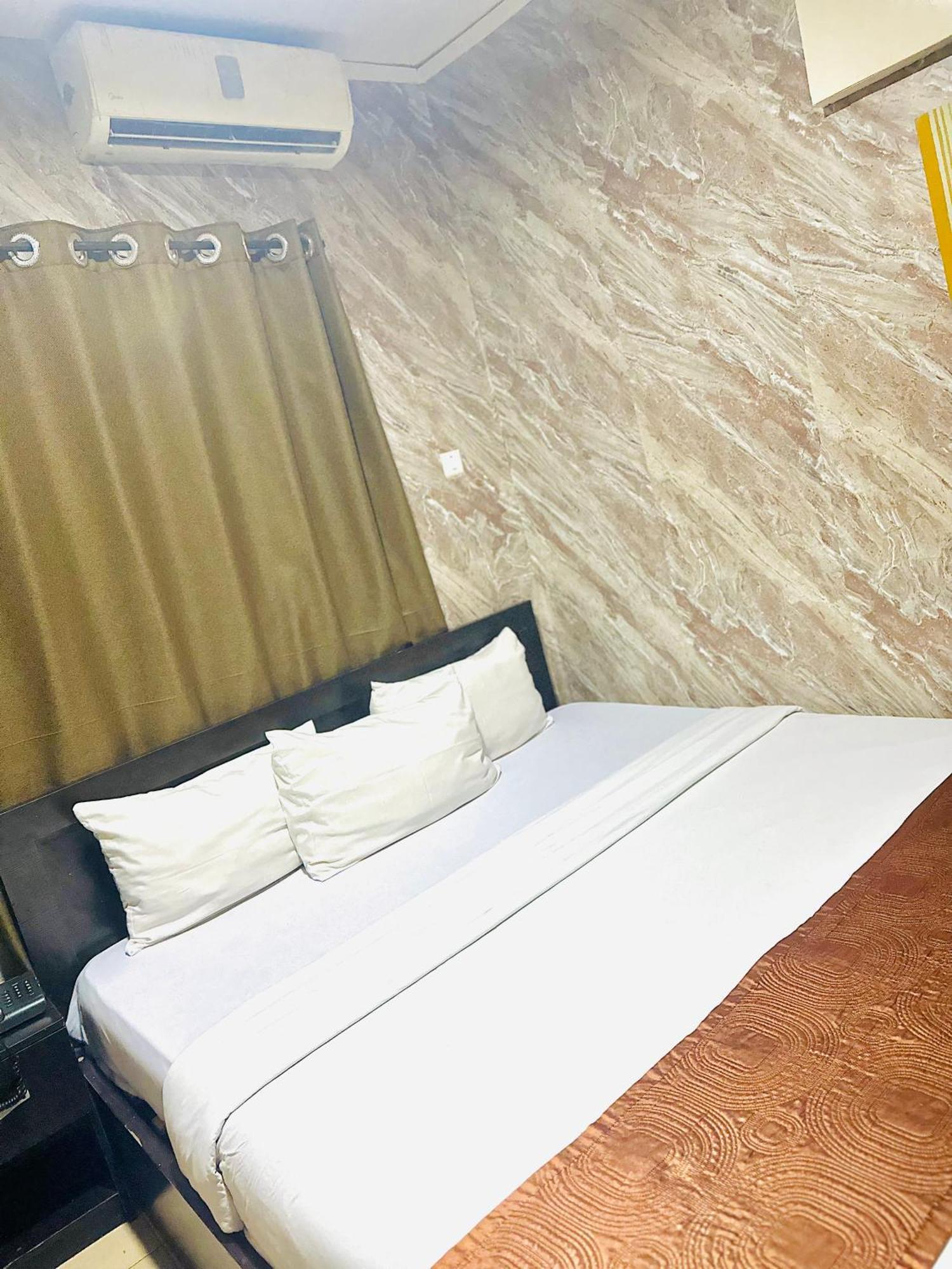 Posh Hotel And Suites Ikeja Luaran gambar