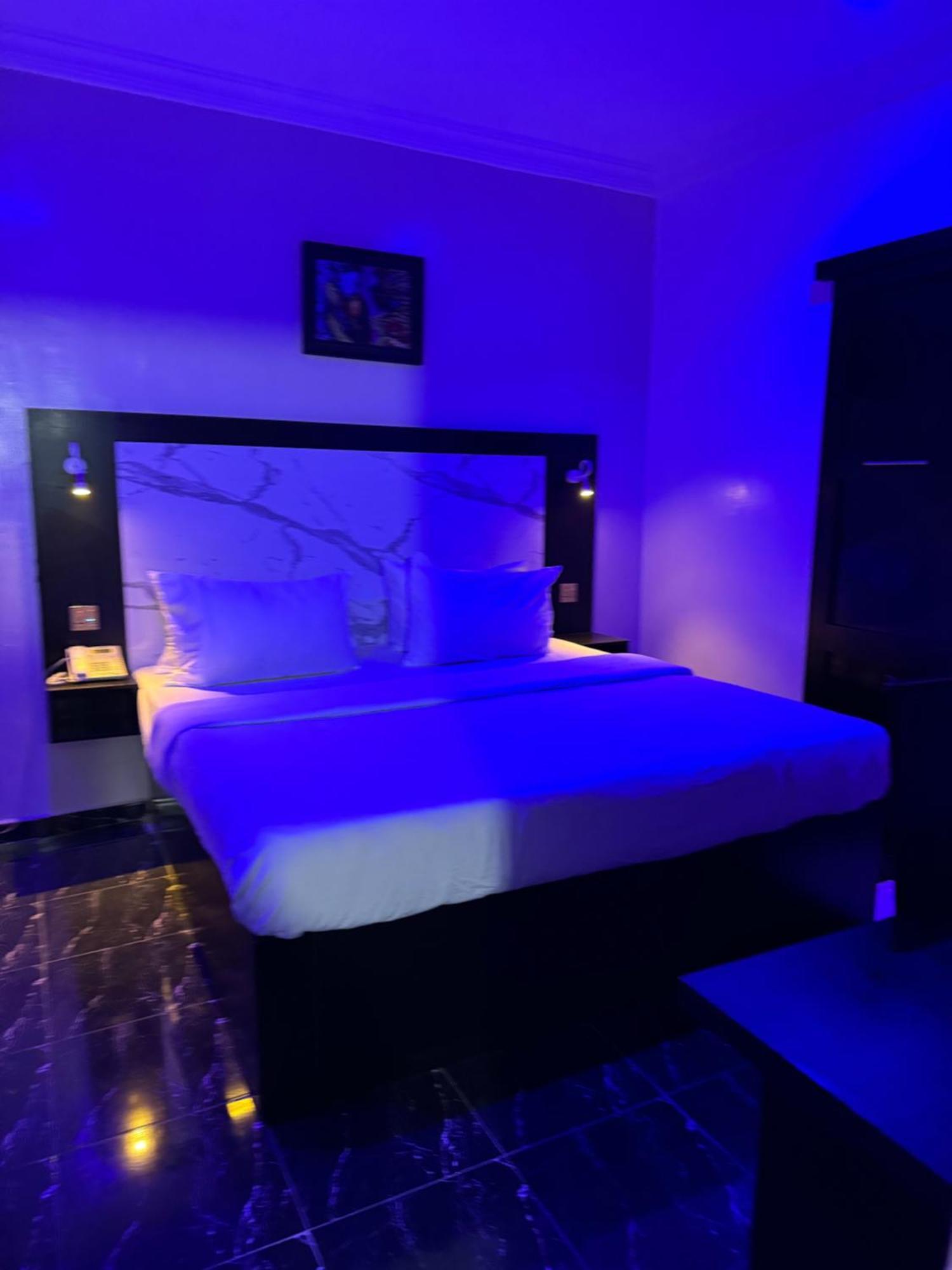 Posh Hotel And Suites Ikeja Luaran gambar