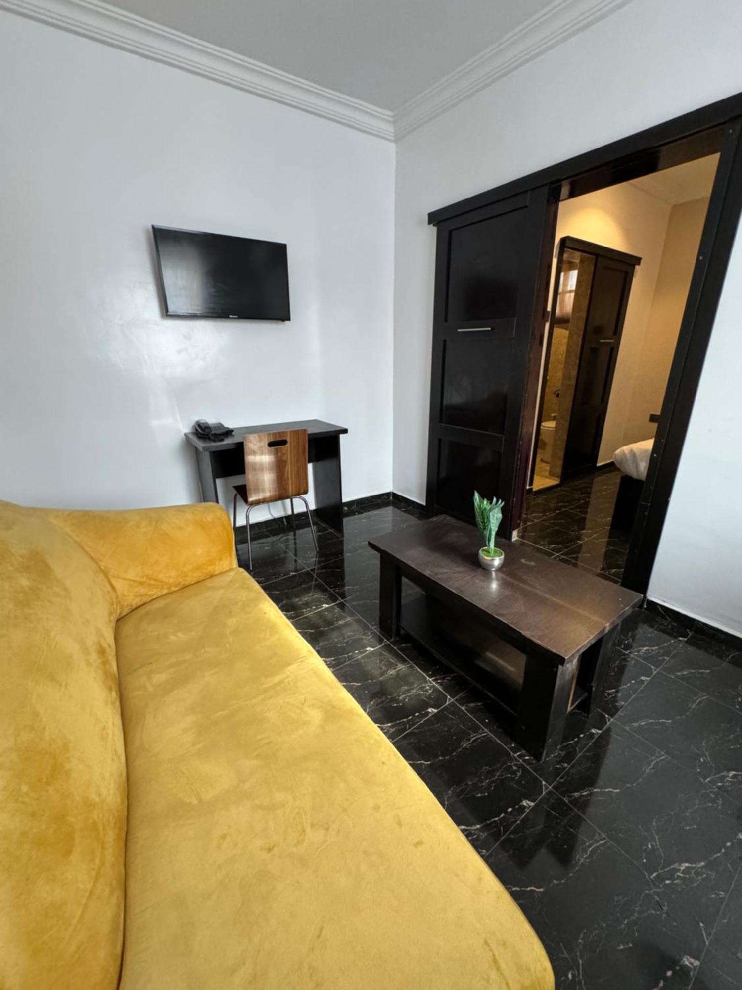 Posh Hotel And Suites Ikeja Luaran gambar